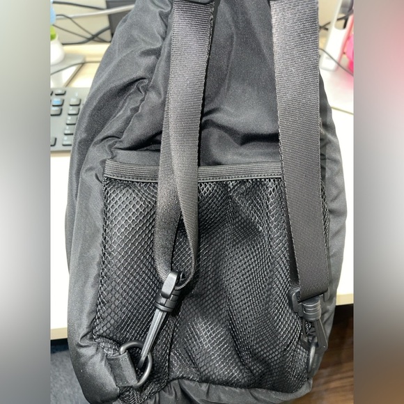 WILO Black Sling Backpack - Compact Crossbody Pack main image 8